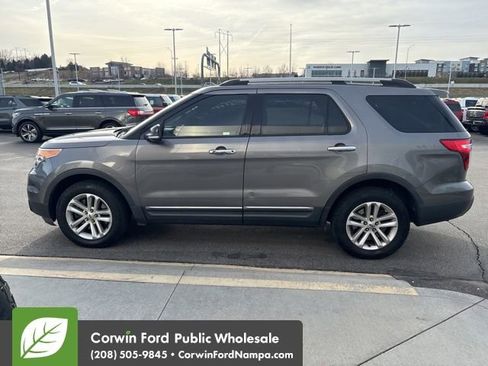 Used 2014 Ford Explorer XLT w/ Equipment Group 202A image 5