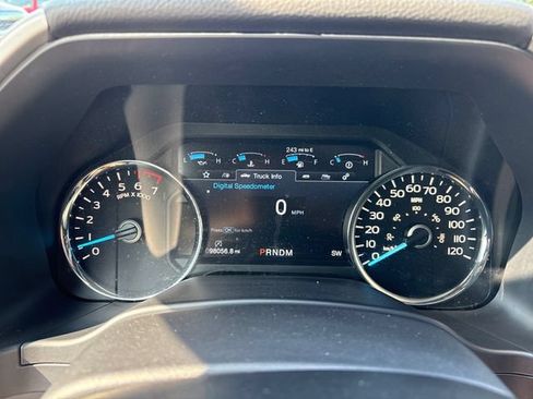 Used 2019 Ford F150 Lariat w/ Equipment Group 502A Luxury AWD/4WD image 13