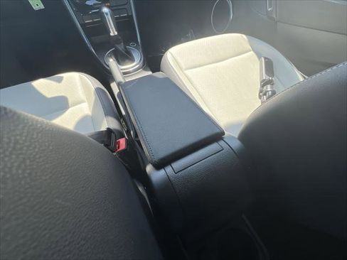 Used 2018 Volkswagen Beetle 2.0T S image 20