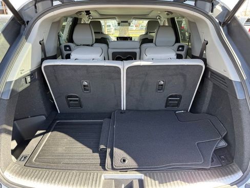 Used 2023 Acura MDX SH-AWD w/ Advance Package image 17