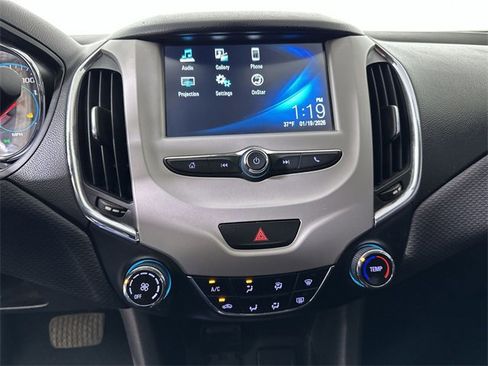 Used 2018 Chevrolet Cruze LS image 14