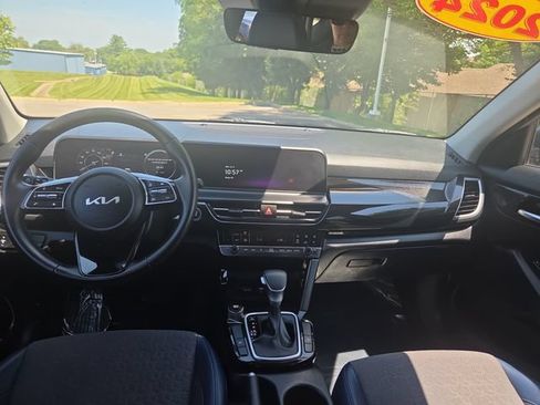 Used 2024 Kia Seltos S FWD image 16