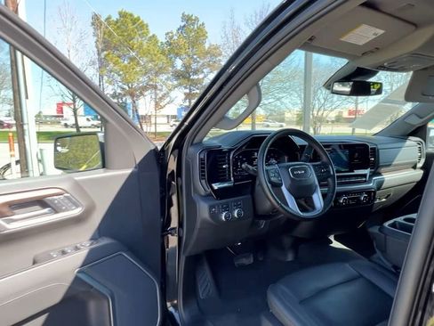 Used 2025 GMC Sierra 1500 SLT image 38