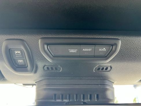 Used 2019 Jeep Wrangler Unlimited Rubicon w/ Advanced Safety Group AWD/4WD image 35