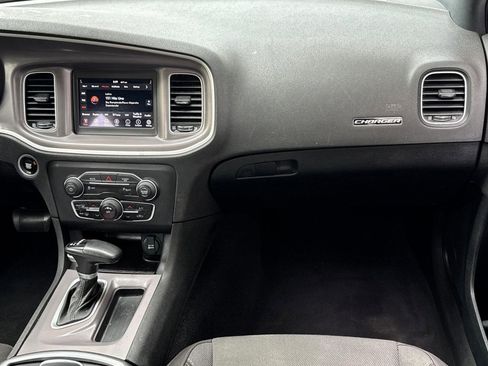 Used 2022 Dodge Charger SXT RWD image 28