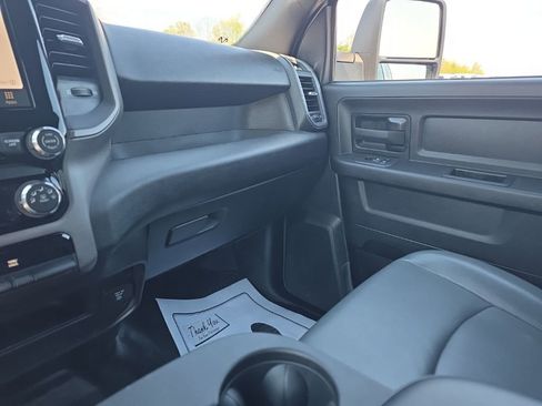 Used 2025 RAM 2500 Tradesman w/ Chrome Appearance Group AWD/4WD image 17