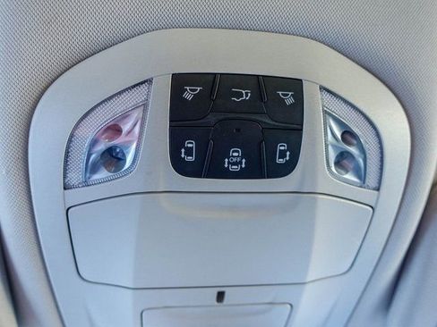 Used 2023 Chrysler Pacifica Touring-L image 24