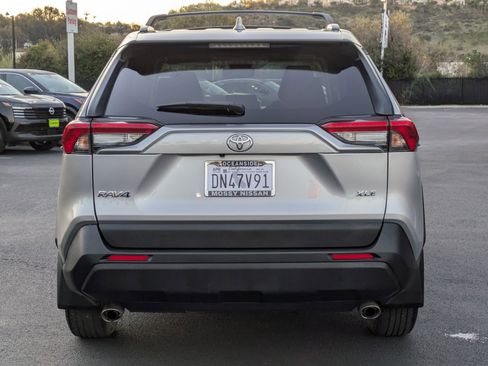 Used 2023 Toyota RAV4 XLE image 9