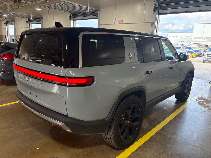 Used 2023 Rivian R1S Launch Edition Quad AWD/4WD image 5
