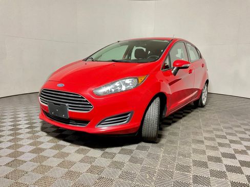 Used 2015 Ford Fiesta SE FWD image 2