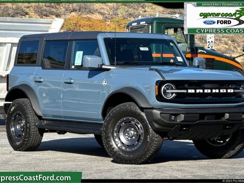 New 2025 Ford Bronco Outer Banks w/ Sasquatch Package image 1