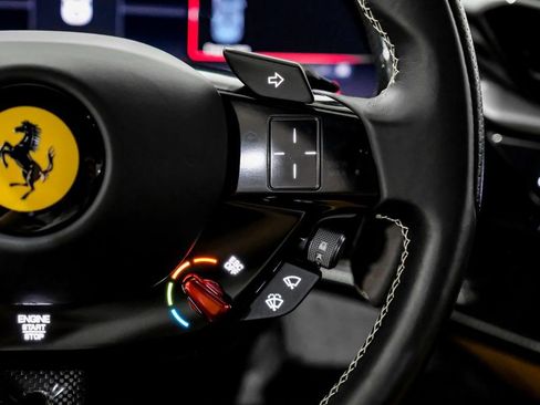 Used 2022 Ferrari SF90 Spider image 13