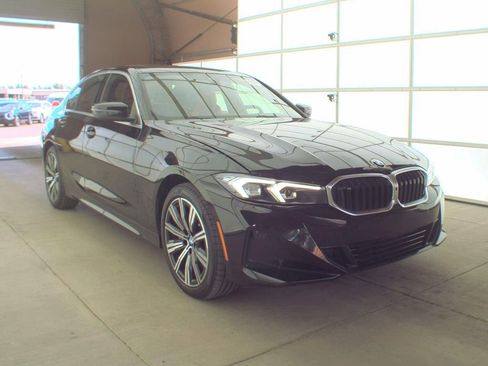 Used 2025 BMW 330i xDrive Sedan w/ Premium Package image 2