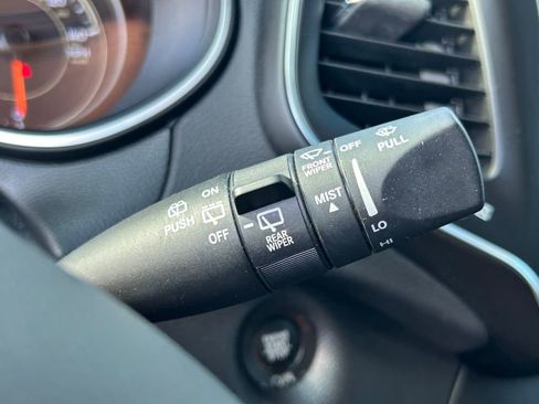 Used 2021 Jeep Cherokee Latitude Lux w/ Comfort/Convenience Group FWD image 27