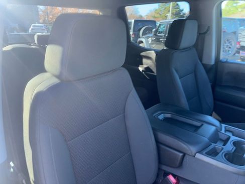 Used 2020 Chevrolet Silverado 1500 Custom w/ Custom Value Package image 11