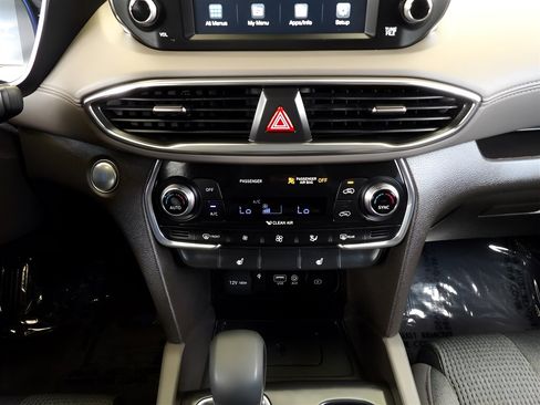 Used 2020 Hyundai Santa Fe SEL w/ Convenience Package image 21