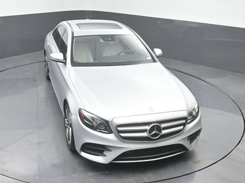 Used 2017 Mercedes-Benz E 300 4MATIC image 42