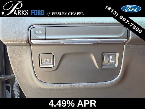 Used 2021 Cadillac Escalade Premium Luxury RWD image 28