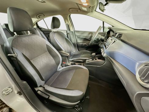Used 2025 Nissan Versa SV FWD image 28