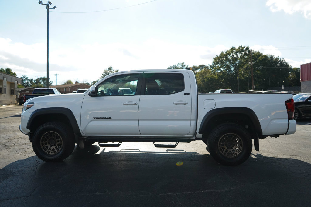 Used 2022 Toyota Tacoma SR5 w/ Trail Edition AWD/4WD image 24