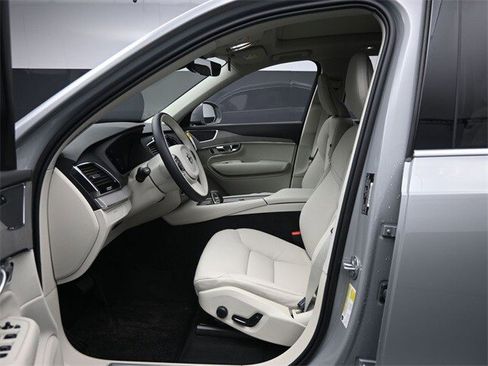 New 2025 Volvo XC90 B5 Plus w/ Protection Package Premier image 15