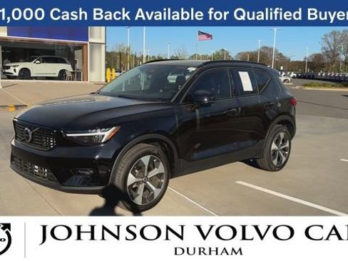 New 2026 Volvo XC40 B5 Plus w/ Protection Package Premier image 4