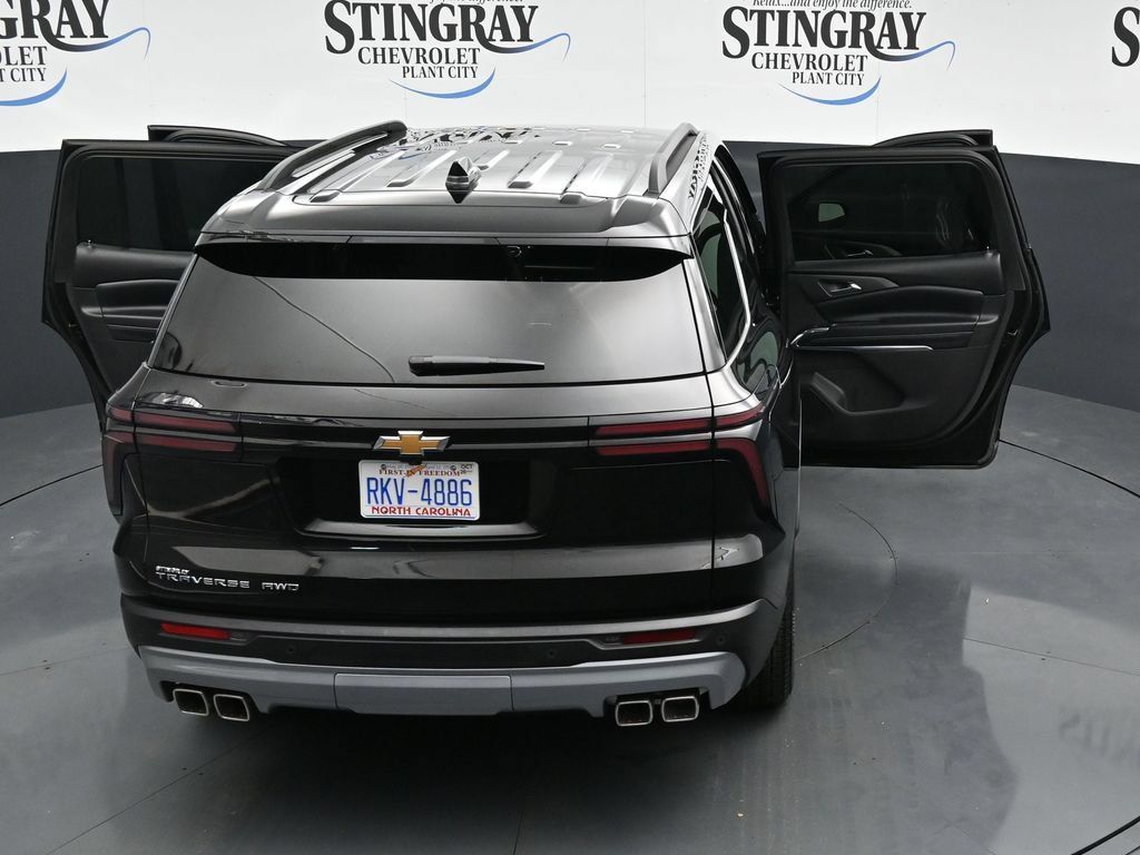 Certified 2026 Chevrolet Traverse LT AWD/4WD image 35