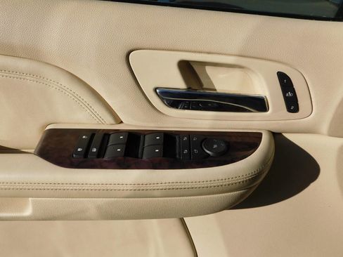 Used 2007 Cadillac Escalade AWD w/ Information Package image 16