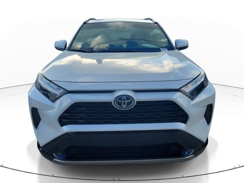 Used 2023 Toyota RAV4 SE AWD/4WD image 2