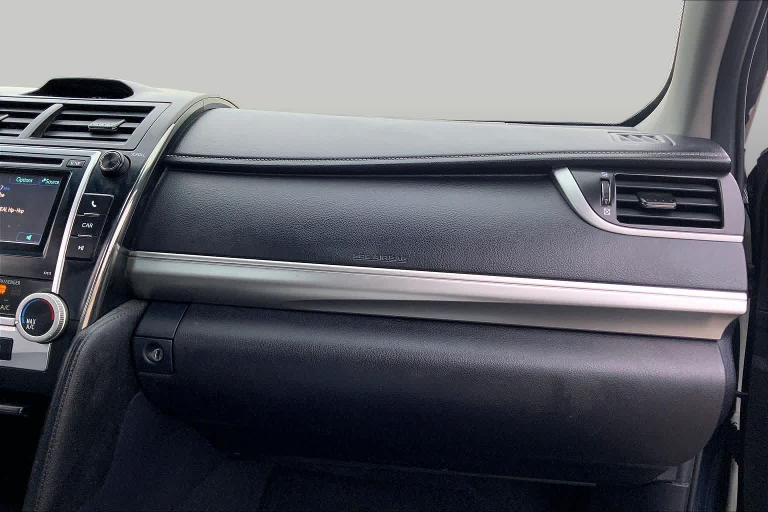 Used 2012 Toyota Camry SE FWD image 18