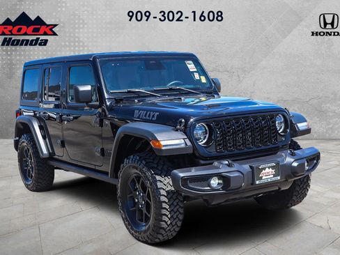 Used 2025 Jeep Wrangler Unlimited Sport AWD/4WD image 3
