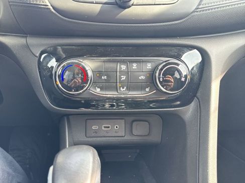 Used 2023 Buick Encore GX Preferred w/ Cold Weather Comfort Package FWD image 33