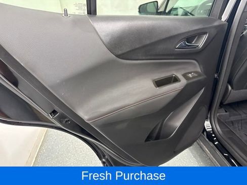 Used 2023 Chevrolet Equinox RS FWD image 17