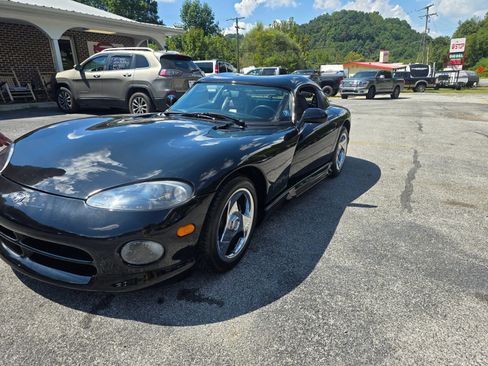 Used 1995 Dodge Viper RT/10 RWD image 2