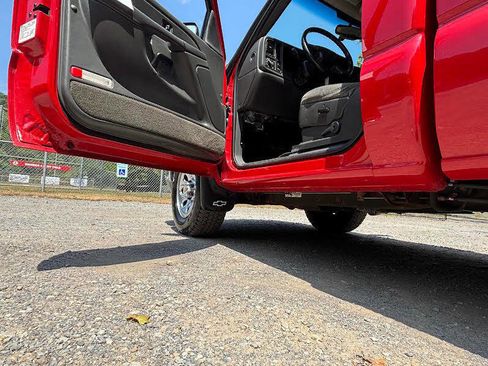 Used 2005 Chevrolet Silverado 1500 LS w/ Light Duty Power Package image 13