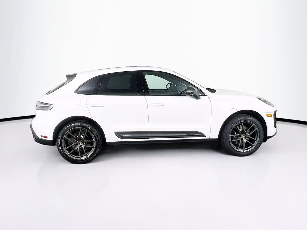 Certified 2026 Porsche Macan AWD/4WD image 8