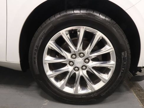 Used 2019 Buick Enclave Premium w/ Experience Buick Package FWD image 28