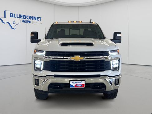 Used 2025 Chevrolet Silverado 2500 LT w/ Texas Edition AWD/4WD image 2