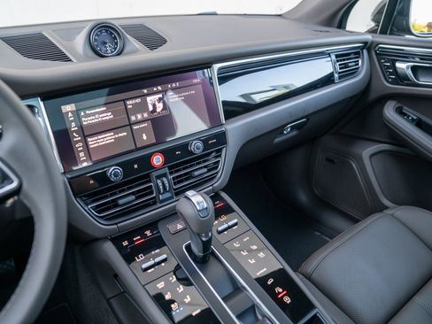Certified 2026 Porsche Macan image 15