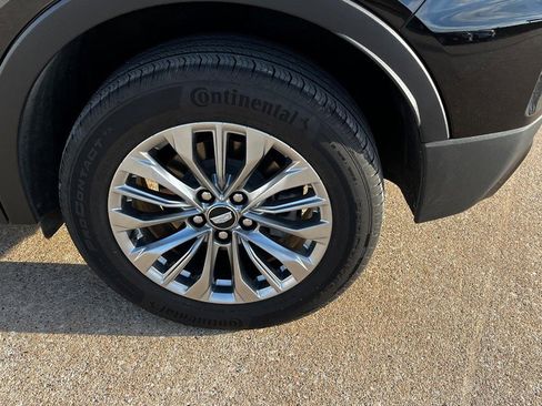 Used 2024 Cadillac XT4 Premium Luxury image 6