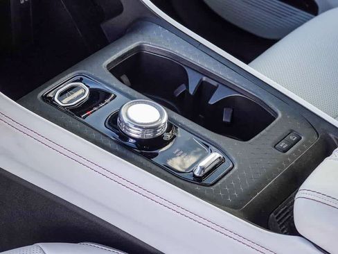 Used 2025 Jeep Wagoneer S Limited image 17