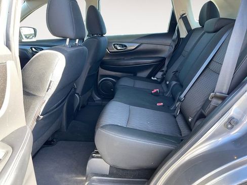 Used 2018 Nissan Rogue S image 30