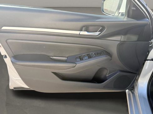 Used 2022 Nissan Altima 2.5 SV image 13