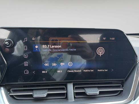 New 2026 Chevrolet Trax LT w/ LT Convenience Package FWD image 23