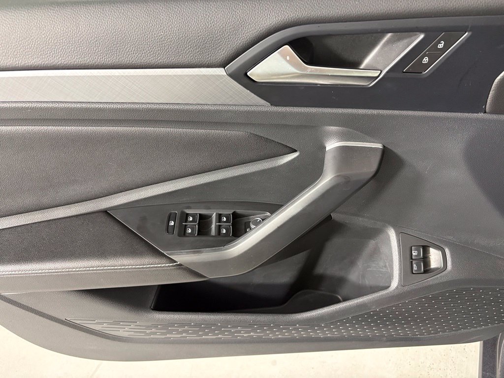 Used 2024 Volkswagen Jetta SE FWD image 19