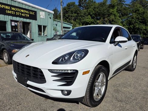 Used 2018 Porsche Macan AWD/4WD image 4