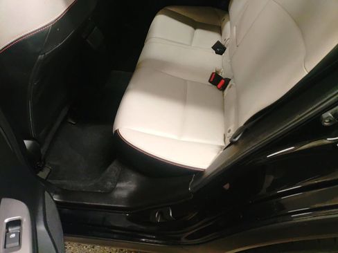 Used 2016 Subaru Crosstrek 2.0i Limited image 16