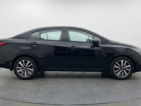 Used 2025 Nissan Versa SV FWD image 11