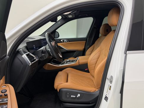 Certified 2024 BMW X5 xDrive40i w/ Premium Package AWD/4WD image 5