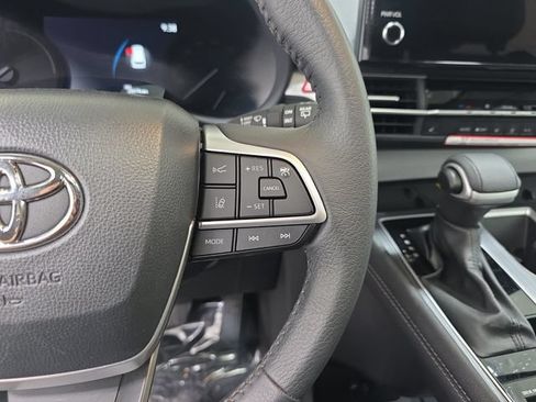 Certified 2026 Toyota Sienna XLE FWD image 15